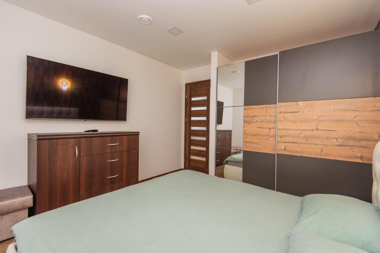 Apartamentai Pas Kaju Senamiestyje Salia Botanikos Parko Palanga Bagian luar foto